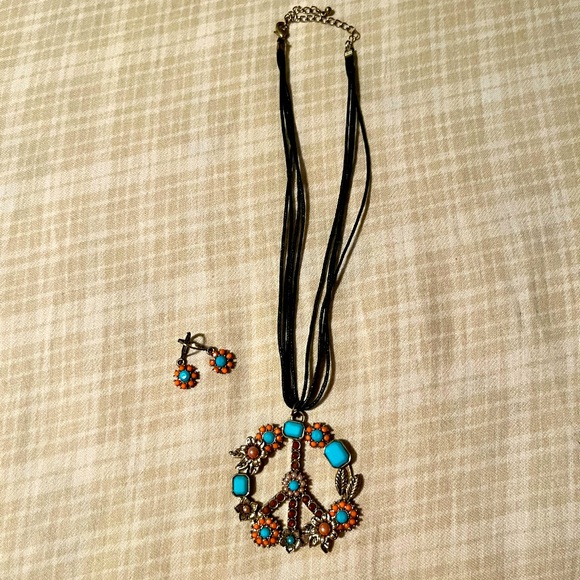 Peace Sign Jewelry Set - Picture 2 of 3